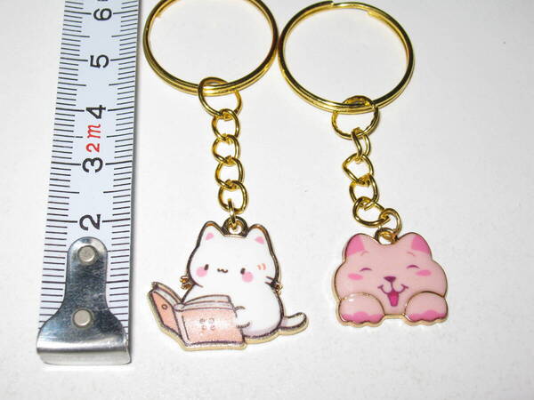 【にゃんこ キーリング 2個セット】猫 ネコ アクセサリー バッグチャーム キーホルダー ブックキャット お洒落 癒やし 癒し 可愛い 小物