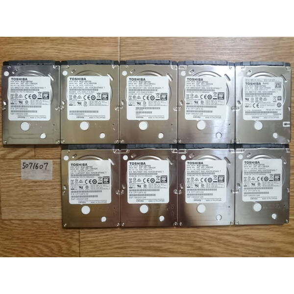 2.5インチハードディスク500GB SATA 9台 (5071307