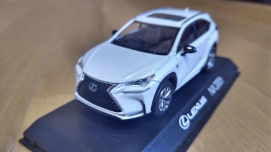即決 京商 TOYOTA LEXUS NX200t レクサス ホワイトノーヴァガラスフレーク 白 1/43 絶版 レア カラーサンプル