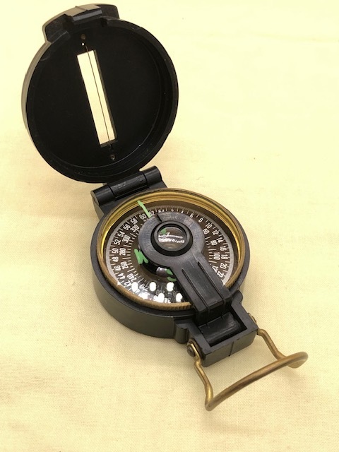 米軍実物　放出品　レンザティックコンパス　未使用新品　デッドストック品 CAMMENGA（カメンガ）夜間蓄光式軍用レンザティックコンパスNo