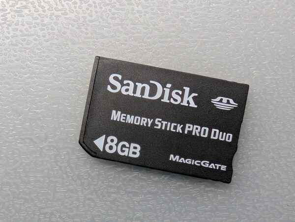 SanDisk Memory Stick PRO Duo 8GB ケース付き サンディスク メモリースティック プロ デュオ PSP メモリーカード 動作確認済み