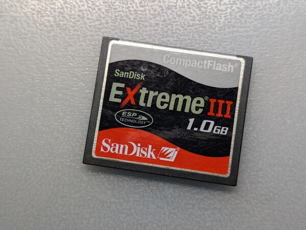 SanDisk CompactFlash Extreme III 1GB CFカード ケース付き サンディスク コンパクトフラッシュ メモリーカード 動作確認済み