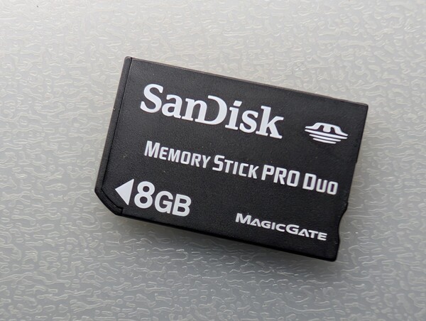 SanDisk Memory Stick PRO Duo 8GB ケース付き サンディスク メモリースティック プロ デュオ PSP メモリーカード 動作確認済み
