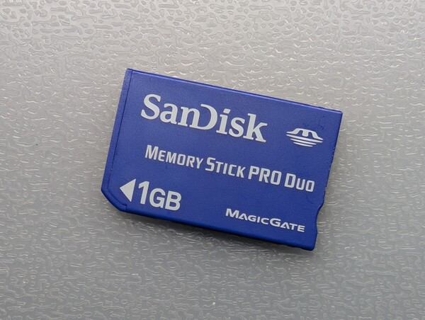 SanDisk Memory Stick PRO Duo 1GB ケース付き サンディスク メモリースティック プロ デュオ PSP メモリーカード 動作確認済み