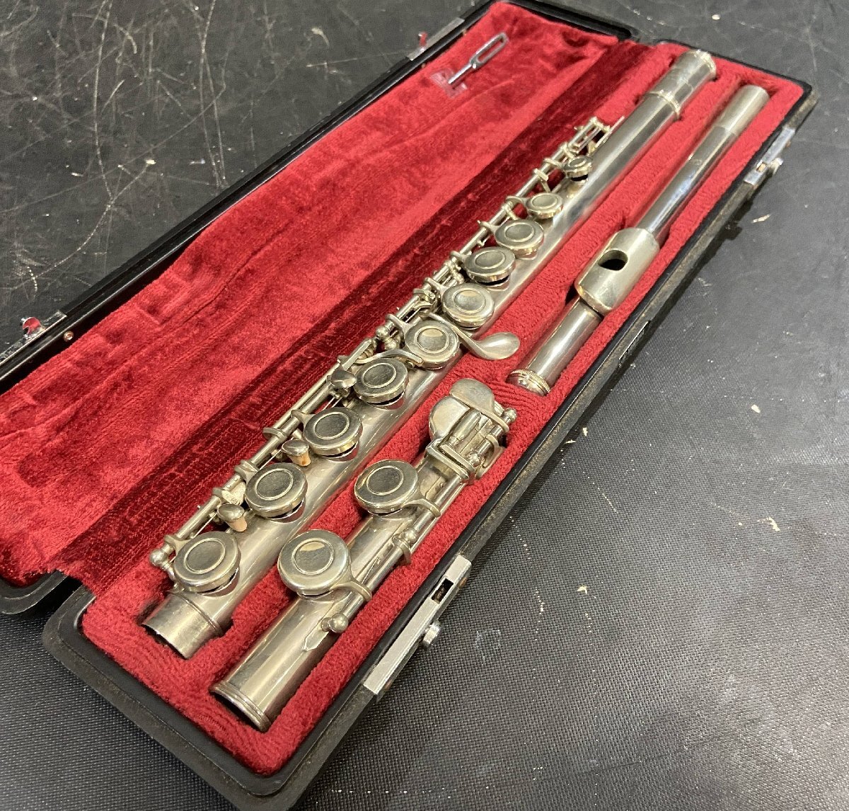 フルート 調整済 ヤマハ YFL211(後期モデル銀メッキ) 美 品 売約済】《美品中古》ヤマハ 総銀製フルート YFL-717 入荷しま
