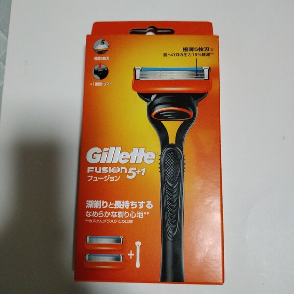 Gillette フュージョン カミソリ 本体 1コ 替刃 2コ付 うち1コは本体に装着済 ジレット ホルダー 髭剃り ジレットフュージョン