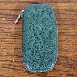 ルイヴィトン タイガ キーケース ラウンドファスナー 本物