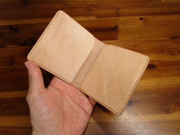 シンプル 札入れ 栃木レザー ナチュラル 手縫い 生成り 二つ折り キャッシュレス コンパクト ミニマル 財布 マネークリップ 札ばさみ