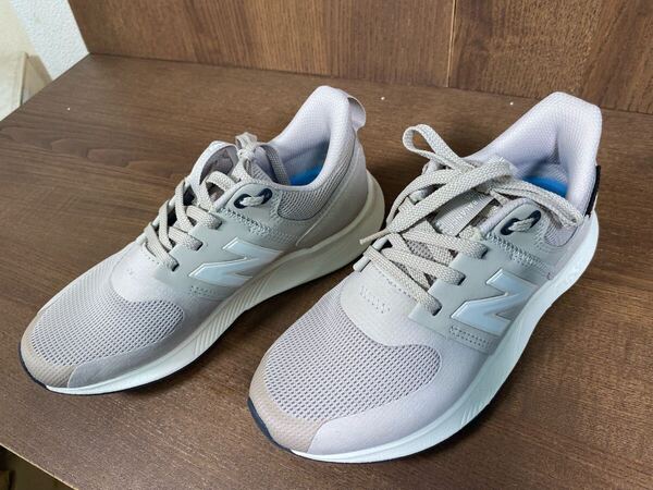 ニューバランス UA900 CT1ベージュ スニーカー 24.5
