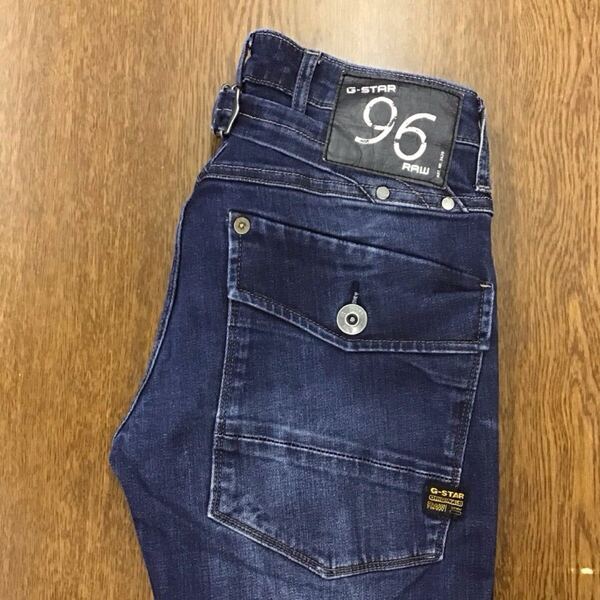 【GG019】G-STAR RAW W24 L30 色落ち加工 シンチバック ジーンズ ジーパン デニムパンツ ストレッチ生地 股上浅め ブランド古着 送料無料
