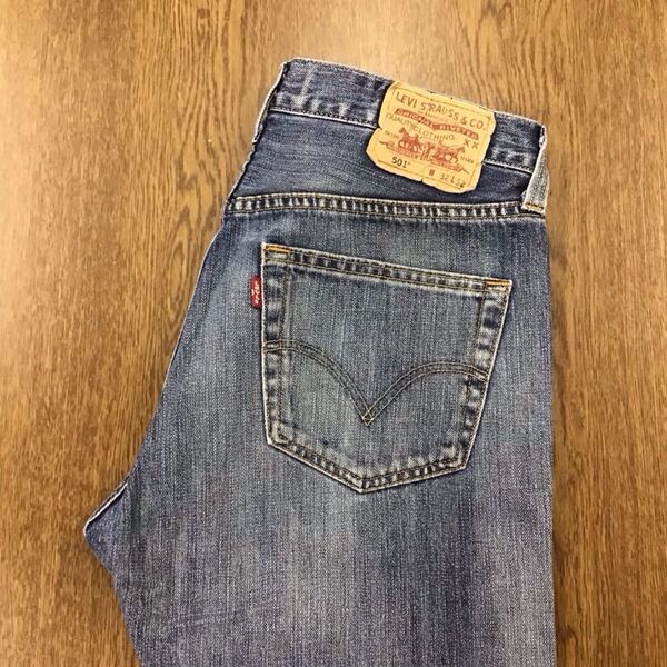 【GG027】Levi's 501 W32 L32 定番ストレート 色落ち加工 ジーンズ ジーパン デニムパンツ メンズブランド古着 リーバイス501 送料無料