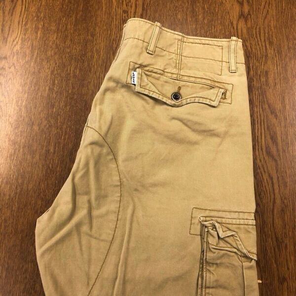【GG068】Levi's W33 L32 カーゴパンツ ワークパンツ ベージュ メンズブランド古着 リーバイス 送料無料