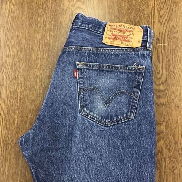 【GG109】Levi's 501 W35 L30 定番ストレート ジーンズ ジーパン デニムパンツ メンズブランド古着 リーバイス501 送料無料