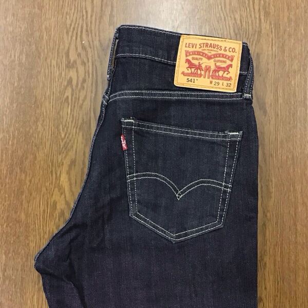 【GG125】Levi's 541 W29 L32 ジーンズ ジーパン デニムパンツ ストレッチ生地 濃紺 メンズブランド古着 リーバイス541 送料無料