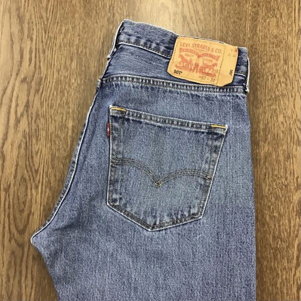 【GG292】Levi's 501 W32 L32 定番ストレート ジーンズ ジーパン デニムパンツ メンズブランド古着 リーバイス501 送料無料