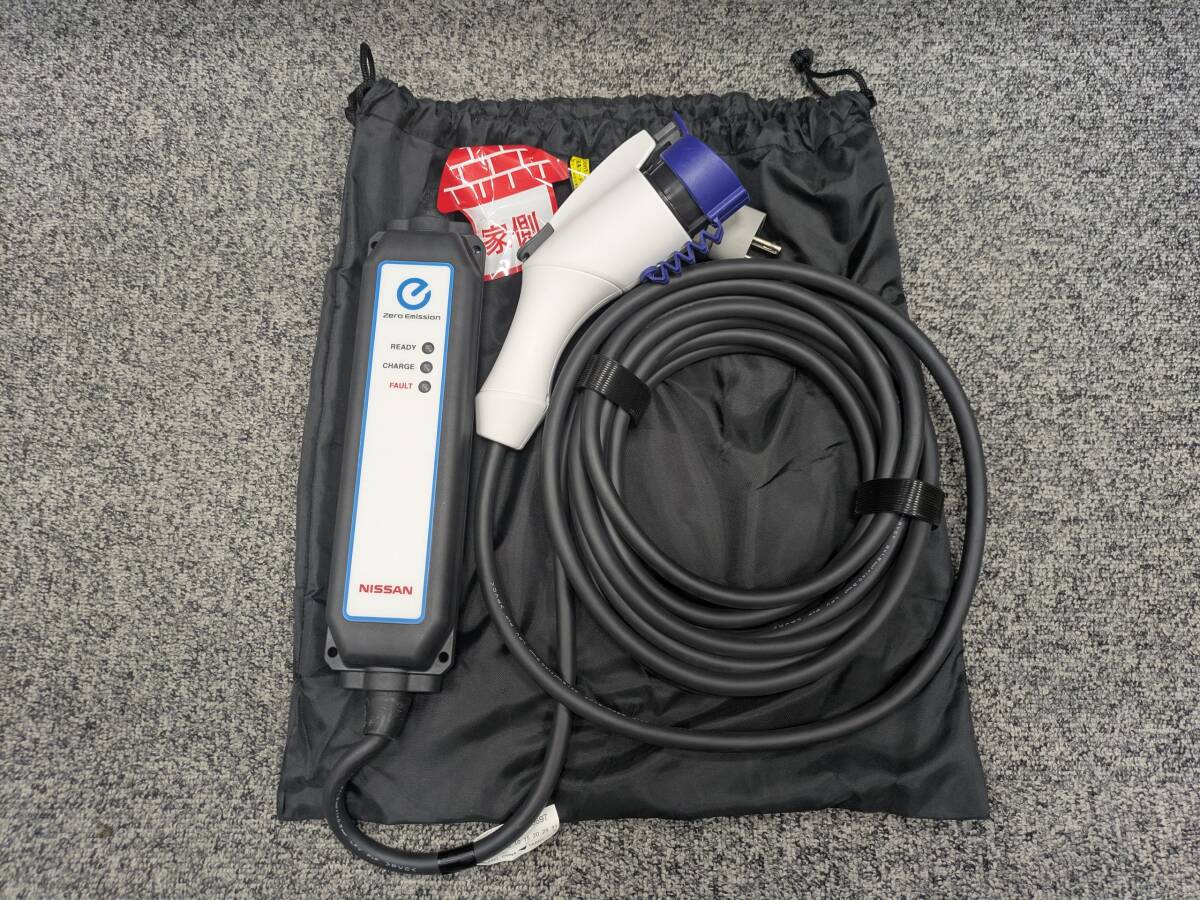【美品】日産リーフ ゼロエミッション EV充電ケーブル ケース付き Yahoo!オークション -「日産 リーフ 充電器」の落札相場・落札価格