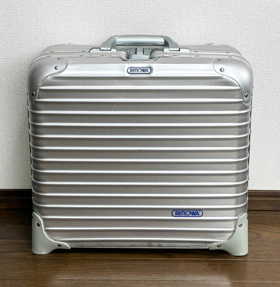 極美品✨RIMOWA シルバー キャリーケース 2輪 アルミ 大容量 ドイツ製 2025年最新】Yahoo!オークション -rimowa 2輪の中古品・新品・未