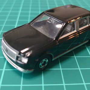 トミカ No.114 トヨタ センチュリー ルーフに傷あり