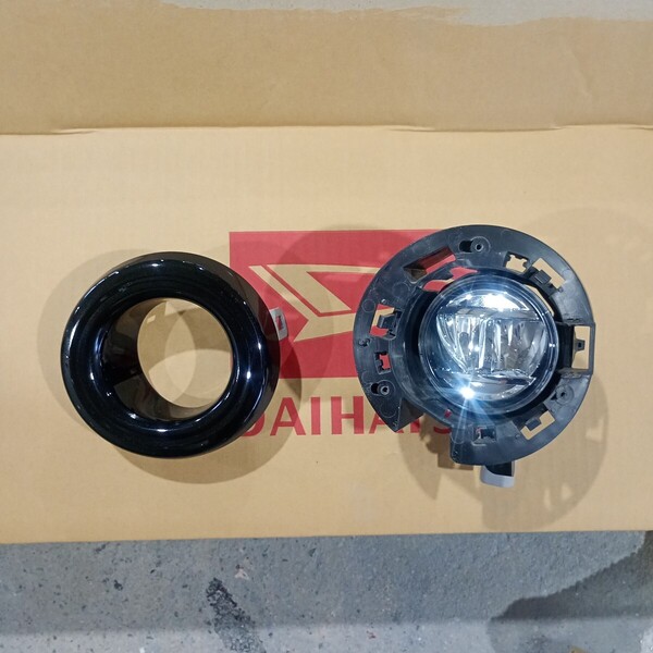 ムーヴキャンバス DBA-LA800S 左フォグランプ 114-11092 81220-B2410 LED ライト ダイハツ純正