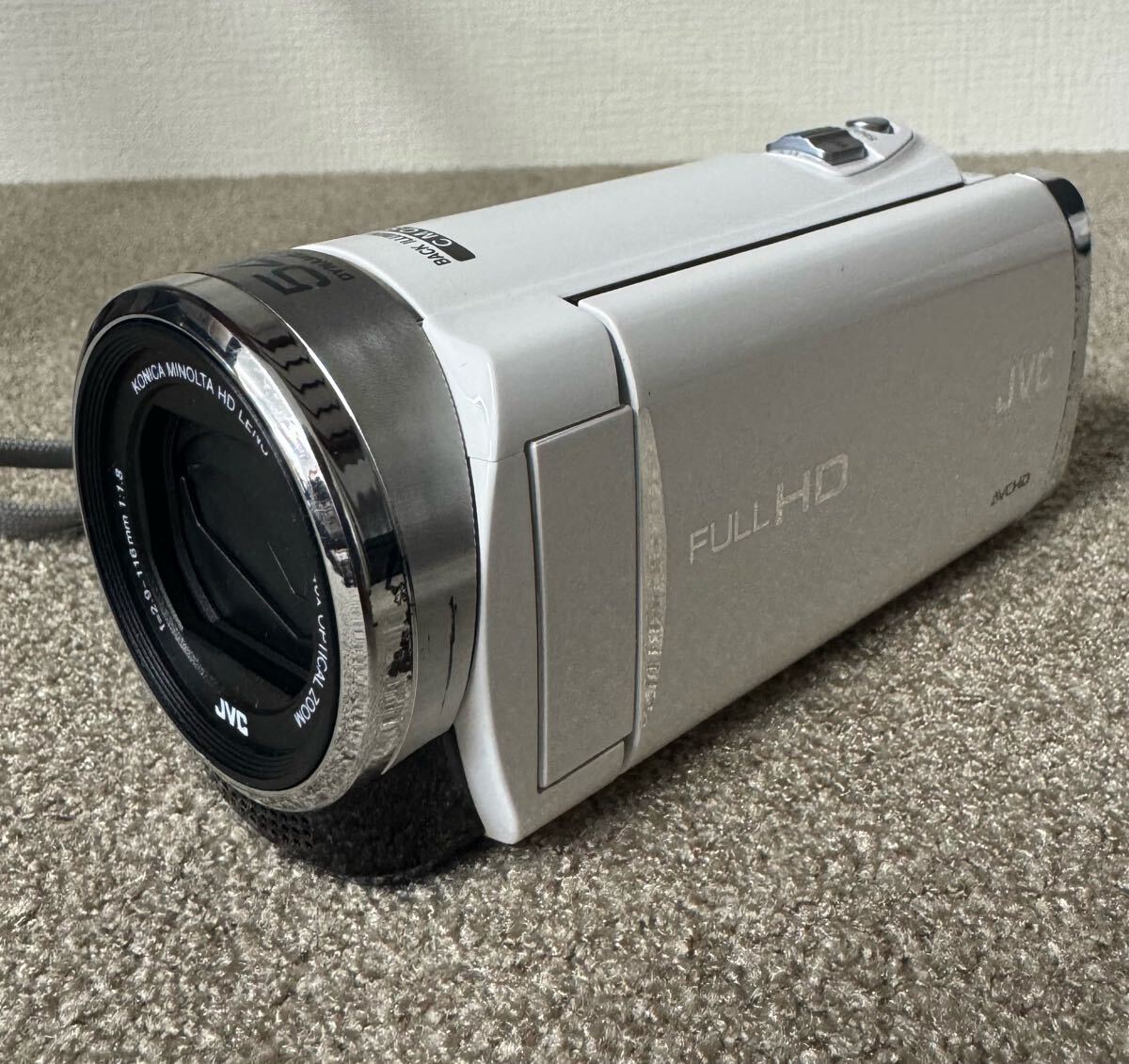 美品 JVC GZ-E265 ビデオカメラ バッテリー 2個 ホワイト Yahoo!オークション -「jvc everio gz-e265」の落札相場・落札価格