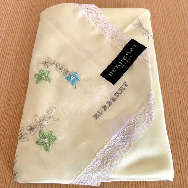 未使用 BURBERRY バーバリー 大判ハンカチ 約51×51cm 綿100% 花柄 ロゴ 刺繍 レース ハンカチ ミニスカーフ ブルーミング中西 保管品