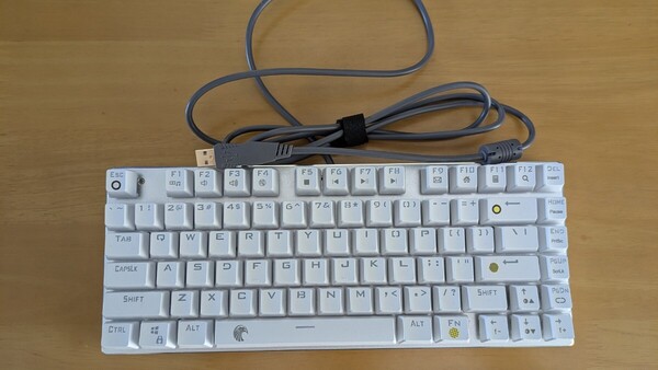 送料無料 e-yooso z−88 有線 メカニカルキーボード 茶軸 中古 動作確認済 ホワイト