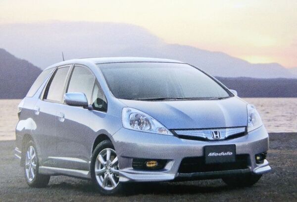 ★送料無料♪即決! ■ホンダ フィット シャトル(初代 前期型)カタログ ◇2011年 全37ページ 美品♪ ◆価格表付き♪ HONDA FIT SHUTTLE