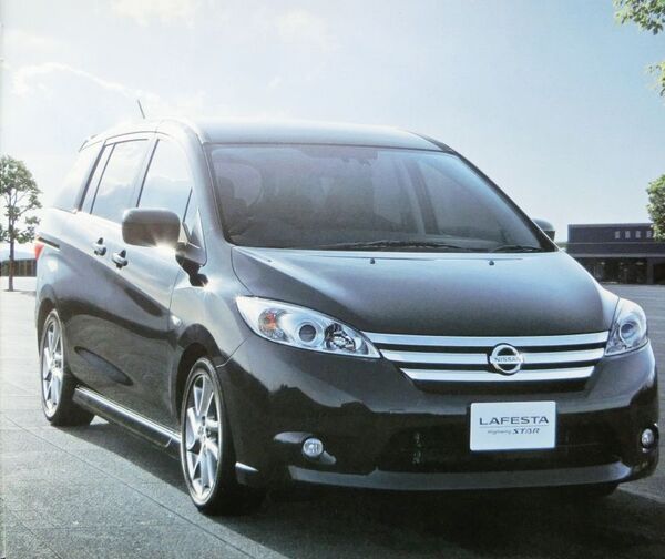 ★送料無料♪即決! ■日産 ラフェスタ(2代目 B35型)カタログ ◇2011年 全31ページ 美品♪ ◆オプション♪ NISSAN LAFESTA Highway STAR