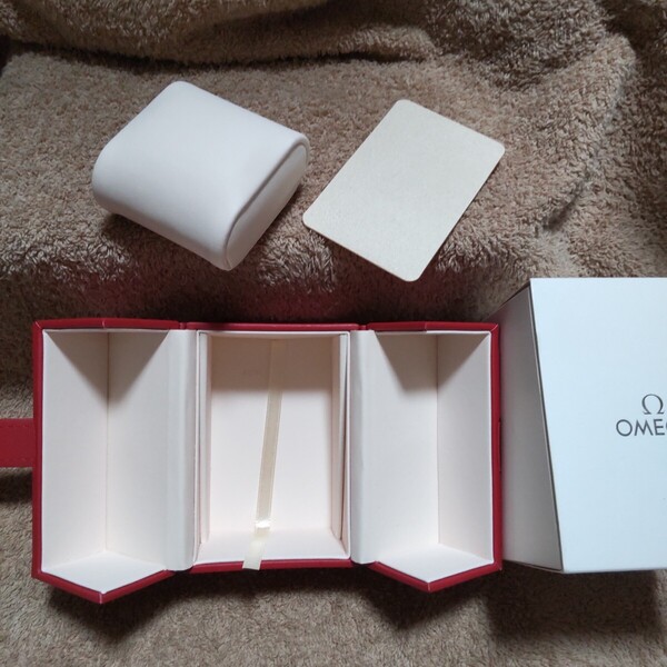 OMEGA Ω オメガ 時計 ケース 携帯 ポーチ ソフト 箱 ボックス BOX 保護 収納 持運び トラベル 赤 red 非売品 観音開き type 送料込み