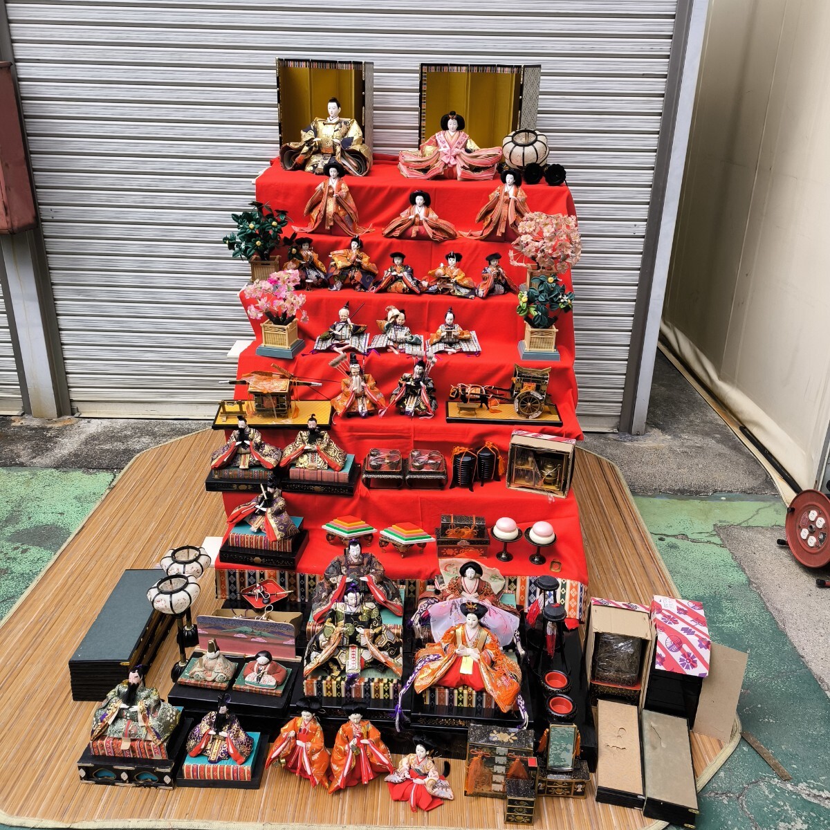 今日明日価格✨値下げしました✨美品 7段のおひな段 Yahoo!オークション -「ひな段7段」の落札相場・落札価格