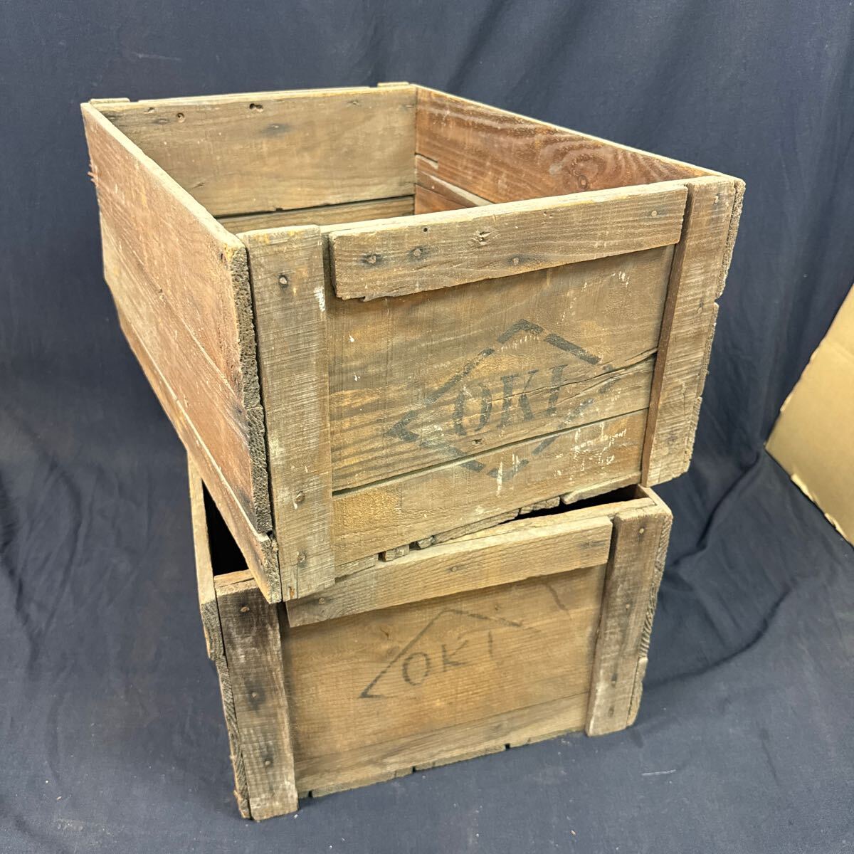古い木箱　昭和　ヴィンテージ　アンティーク　古道具　骨董　展示台　収納　小物入れ 古い木箱 昭和 ヴィンテージ アンティーク 古道具 骨董 展示台