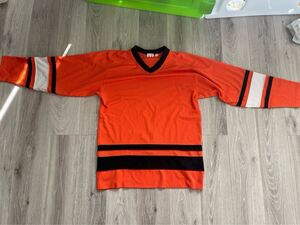 undefeated フットボールシャツ