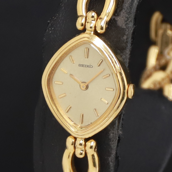 SEIKO セイコー ブレスレット 腕時計 2P20-5990 Yahoo!オークション -「セイコー 2p20」の落札相場・落札価格
