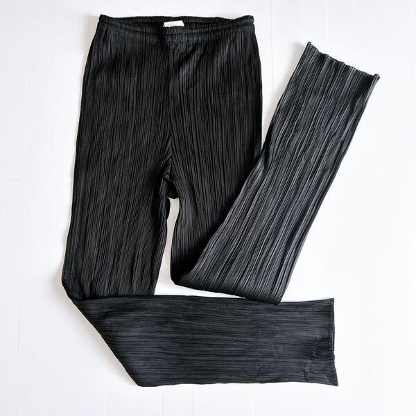 美品 ISSEY MIYAKE イッセイミヤケ パンツ プリーツ 黒 ブラック M ストレート ゴムウエスト