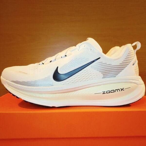 【美品/完売サイズ】Nike/ Vomero 18/ 27.0 cm/ ホワイト/ ナイキ ボメロ ヴォメロ