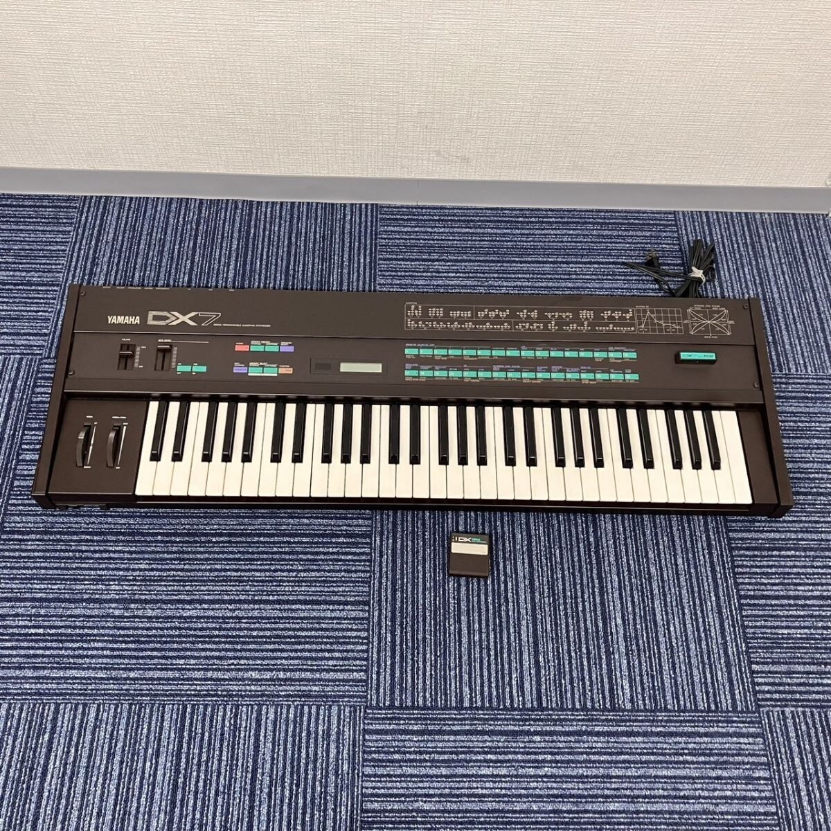 YAMAHA シンセサイザー DX7 カートリッジ 2枚 Yahoo!オークション -「dx7 カートリッジ」(ヤマハ) (キーボード