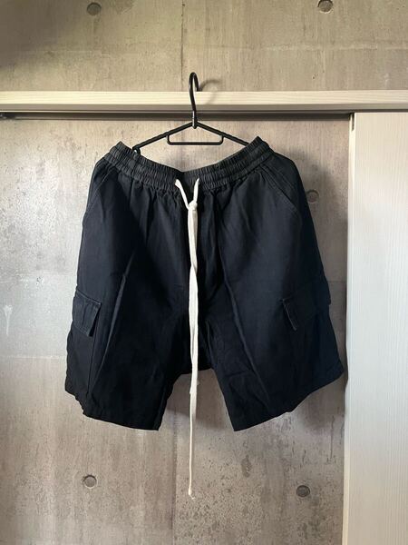 ハーフカーゴパンツ 黒 リックオウエンスダークシャドウ mnmlなど好きな方 ドローコード ショートパンツ BLACK サイズL相当