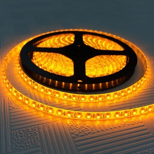 【匿名配送】 LEDテープライト イエロー 600連 白ベース 専用コネクター付 5m 防水 12V LED テープ 黄 車 自動車 バイク オートバイ