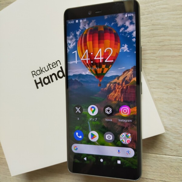 即決! 送料無料 「Rakuten Hand」 割と綺麗に見えます。 楽天ハンド ホワイト SIMフリー RAM4GB.ROM64GB ケースおまけ