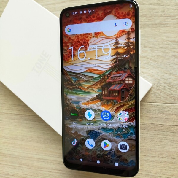 「TONE e21」 ホワイト 『美品』になるかと思います。 RAM6GB.ROM128GB けっこう使えるスペックです。 Androidバージョン10