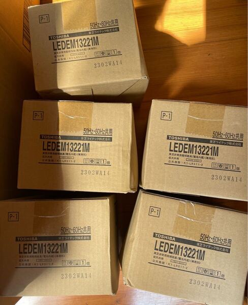 LEDEM13221M 東芝 非常用照明器具 TOSHIBA ライト