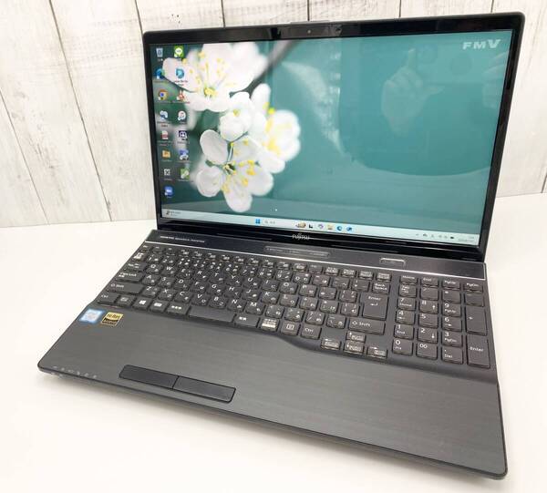 【最新OS Windows11】SSD1TB メモリ16GB 富士通 ノートPC AH58/C2 第8世代Core i7-8550U Office Blu-ray