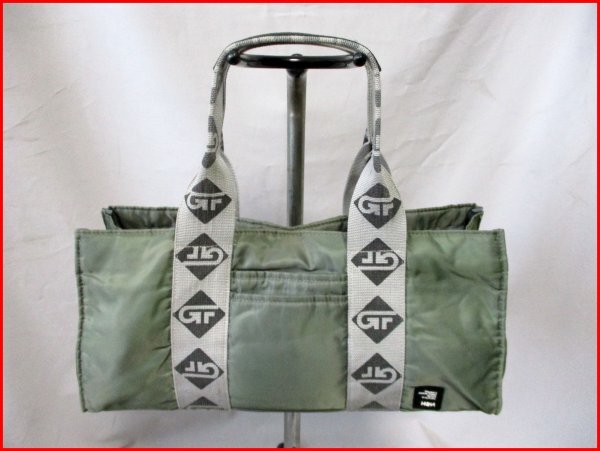 【新品未使用】ポルノグラフィティ グッズ エナメルボストン バッグ グリーン PUMA（プーマ）の「PUMA プーマ ユニセックス プーマ 1976