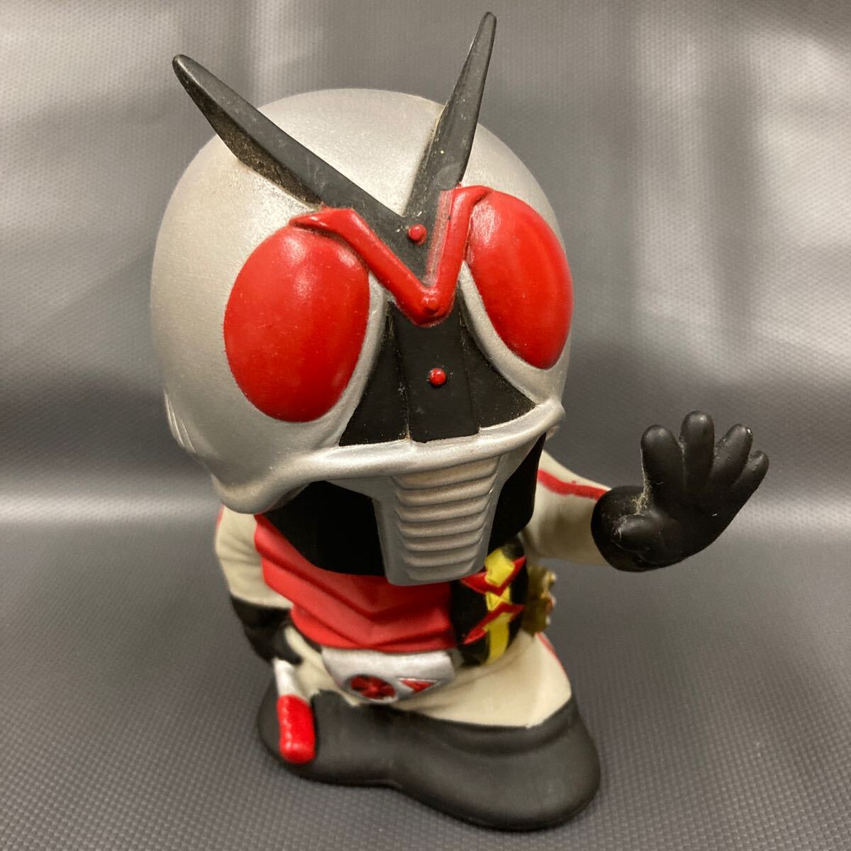 仮面ライダー 貯金箱 レトロ ビンテージ アンティーク 東映 特撮 昭和 ソフビ Yahoo!オークション -「仮面ライダーソフビ貯金箱」の落札相場