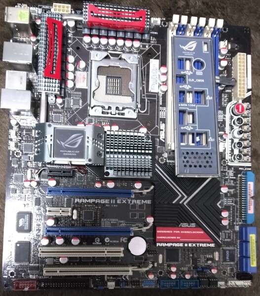 asus★RAMPAGE Ⅱ EXTREME マザーボード★動作品★ 最新BIOS2101に更新済★INTEL ATX★LGA1136★ioパネル付属★①