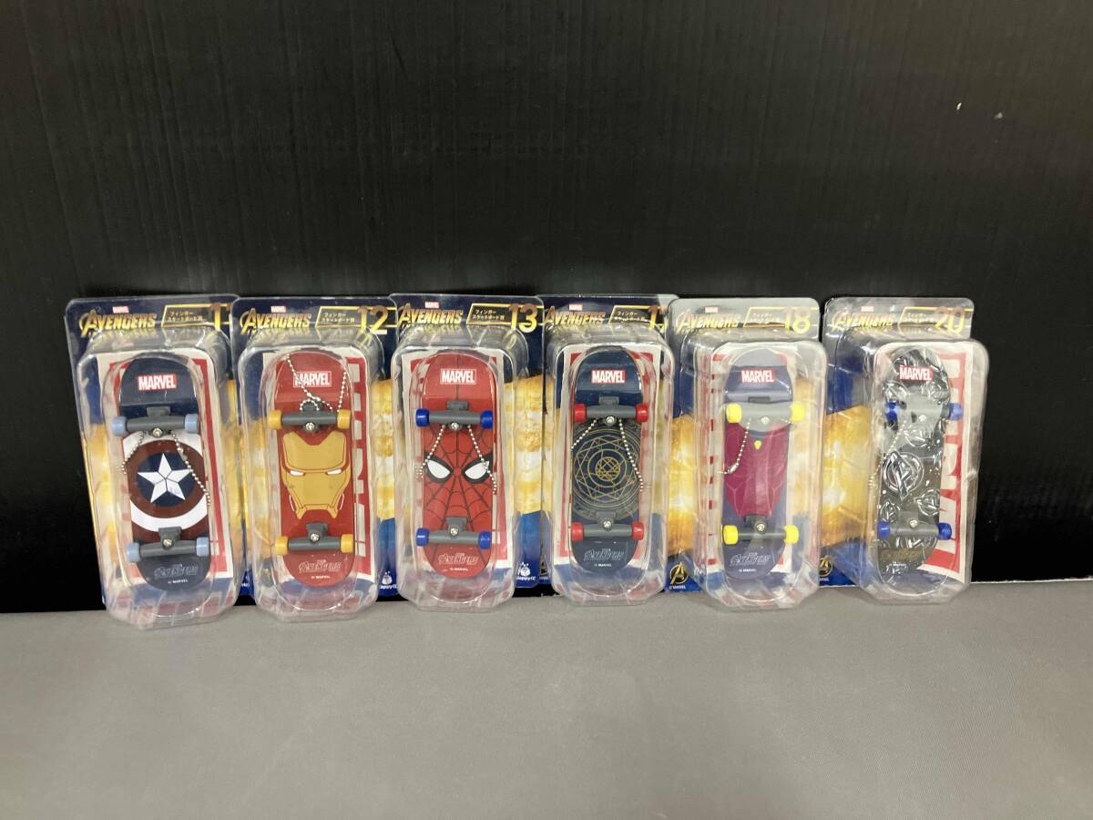 MARVEL - マーベル　フィギュア５種セット   +   Happyくじ　D賞　ピンズセット Happyくじ スパイダーマン ノー・ウェイ・ホーム D賞 ピンズ