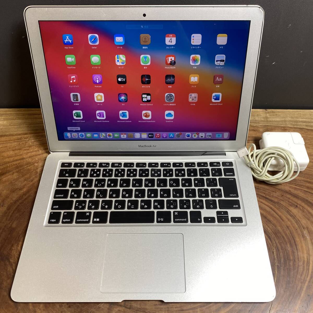 Apple - 【美品】MacBook Air 2013 SSD128GB メモリ4GB Apple MacBook Air i5 4GB RAM 128GB SSD, 256GB SSD 13.3-in
