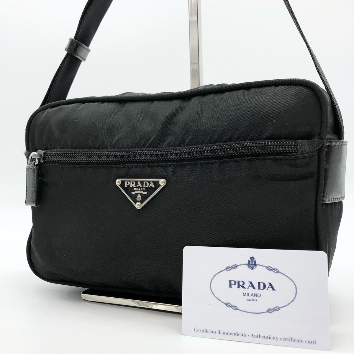 ✨人気✨ プラダ ナイロン レザー ロゴプレート カメラ ショルダーバッグ Yahoo!オークション -「prada プラダ レザー カメラバッグ