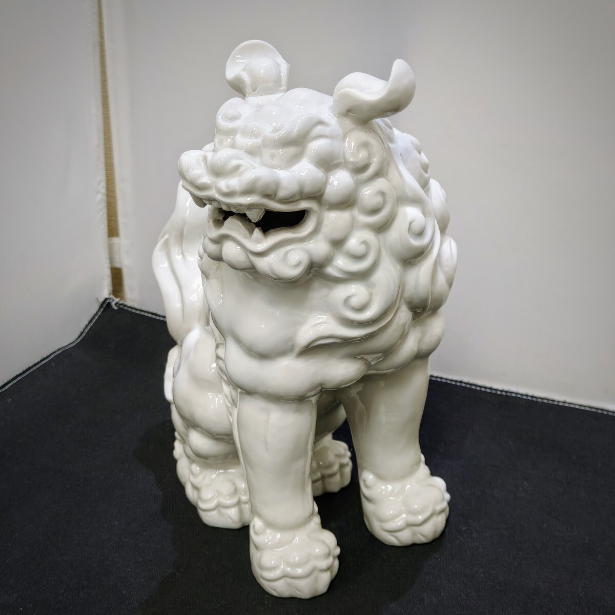 【美品】九谷焼 九谷須栄義 狛犬 シーサー/獅子 グリーン金彩 魔除け 玉 美品】九谷焼 九谷須栄義 狛犬 シーサー/獅子 グリーン金彩 魔