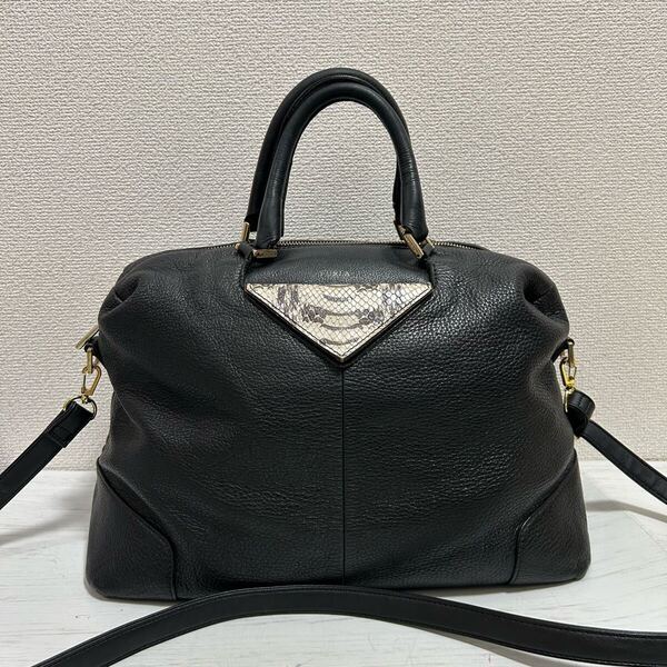 FURLA フルラ 2way 斜め掛け ショルダーバッグ トートバッグ ハンドバッグ 黒色 ブラック 本革 レザー 蛇柄 ヘビ柄 ワンポイント ブランド